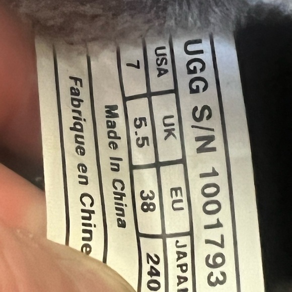 UGG lynnea brown leather Sherpa lined boots size 7 - Picture 10 of 10